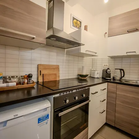 Udoben Filip V Zgodovinskem Starem Mestnem Jedru - Cosy Filip In The Historical Old Town Apartment